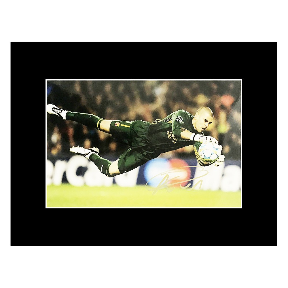 Signed Victor Valdes Photo Display Fc Barcelona Icon