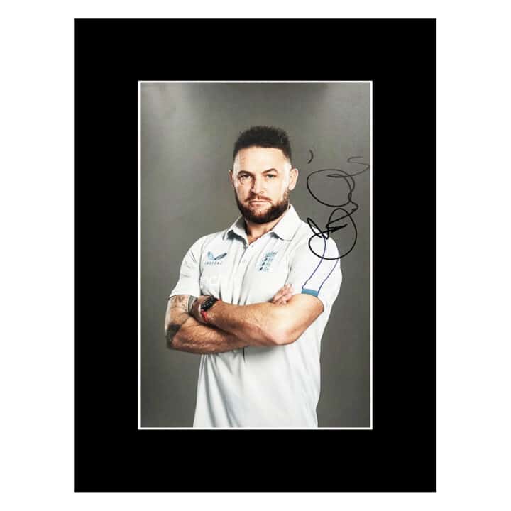 Signed Brendon McCullum Photo Display 16x12 - England Cricket Icon