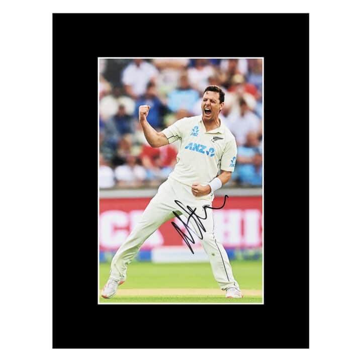 Signed Matt Henry Photo Display 16x12 - New Zealand Cricket Autograph