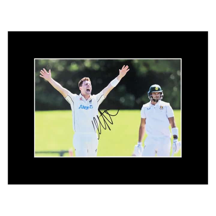 Signed Matt Henry Photo Display 16x12 - New Zealand Cricket Icon