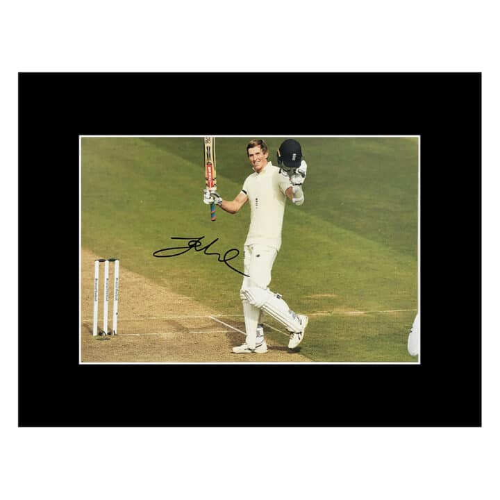Signed Zak Crawley Photo Display – 16×12 England Icon