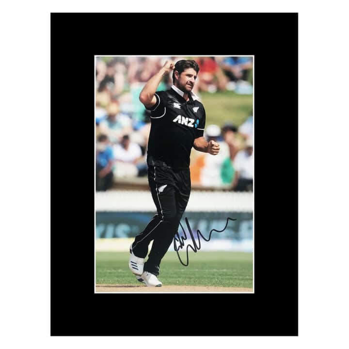 Signed Colin de Grandhomme Photo Display – 16×12 New Zealand Icon