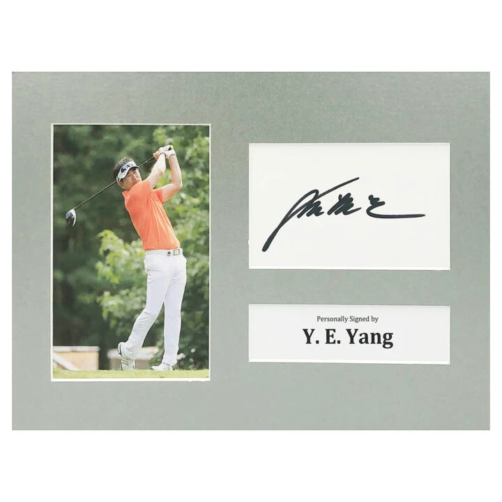 Signed Y. E. Yang Photo Display - 12x8 Golf Icon