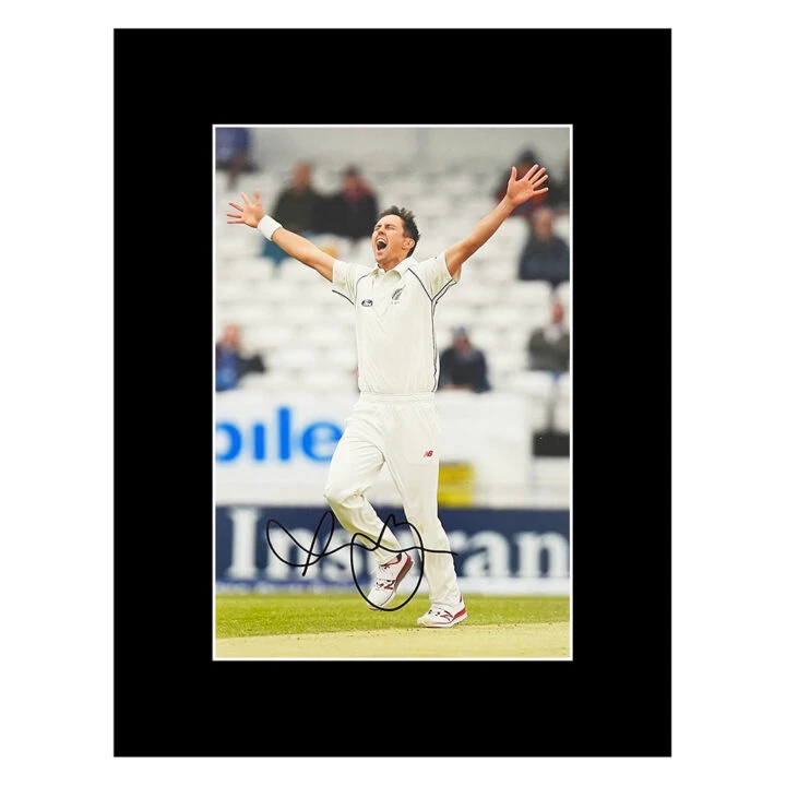 Autograph Trent Boult Photo Display 16x12 - New Zealand Cricket Icon