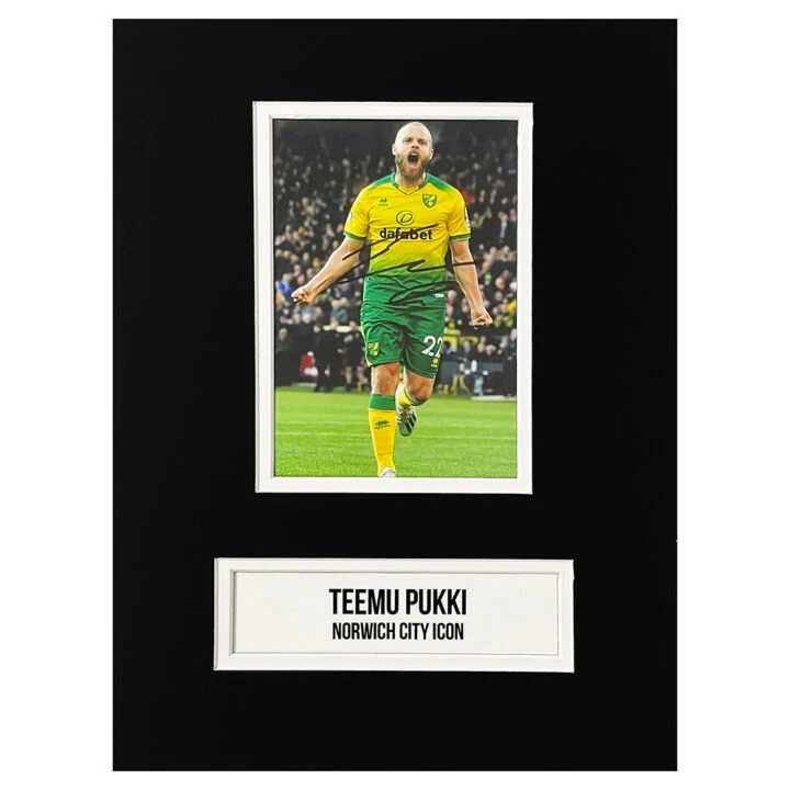 Signed Teemu Pukki Photo Display - 12x8 Norwich City Icon