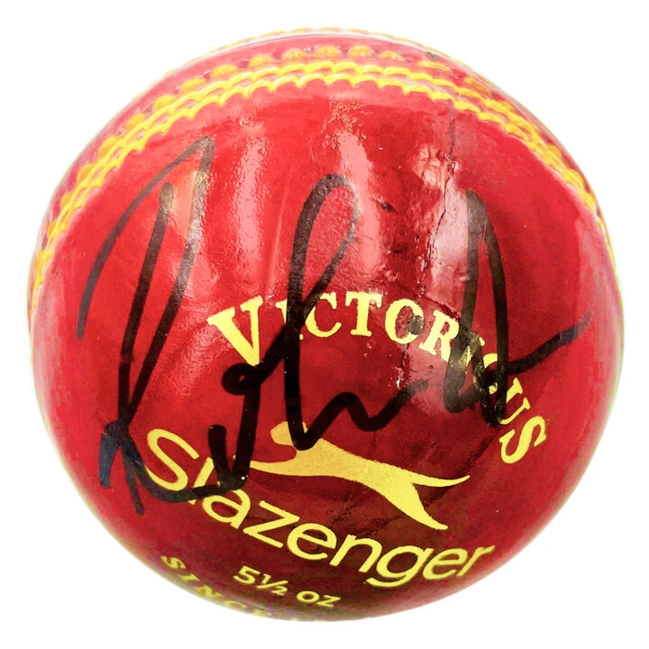 Signed Robin Uthappa Ball - India Cricket Icon