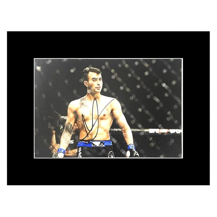 Signed Makwan Amirkhani Photo Display - 16x12 UFC Icon Autograph