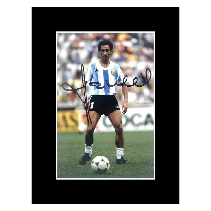 Signed Ossie Ardiles Photo Display - 8x6 Argentina Icon